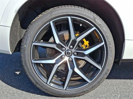 2025 Volvo XC60 Plug-In Hybrid T8 Polestar