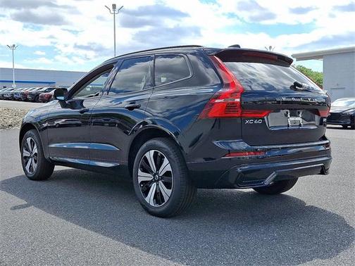 2025 Volvo XC60 Plug-In Hybrid T8 Core