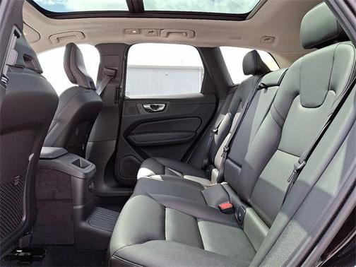 2025 Volvo XC60 Plug-In Hybrid T8 Core