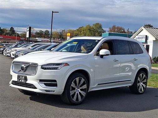 2022 Volvo XC90 T6 Inscription