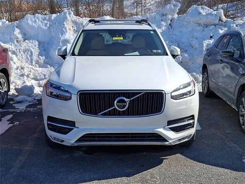 2016 Volvo XC90 T6 Momentum