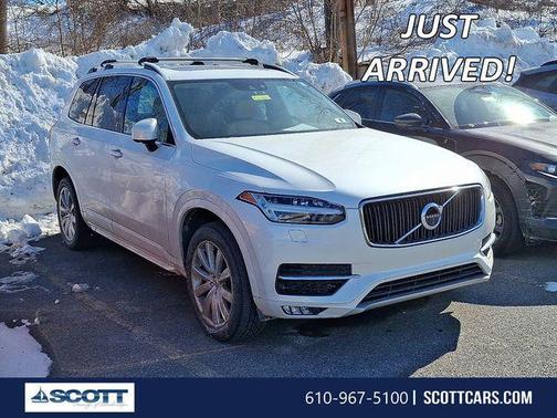 2016 Volvo XC90 T6 Momentum