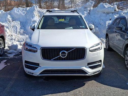 2016 Volvo XC90 T6 Momentum