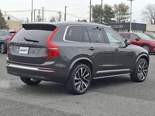 2024 Volvo XC90 B5 Plus Bright Theme