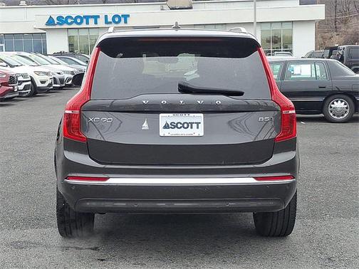 2024 Volvo XC90 B5 Plus Bright Theme