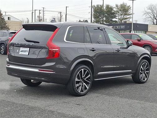 2024 Volvo XC90 B5 Plus Bright Theme
