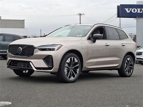 2026 Volvo XC60 Plug-In Hybrid T8 Plus