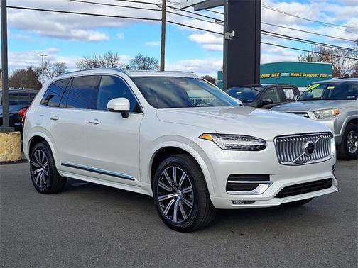 2025 Volvo XC90 B5 Core