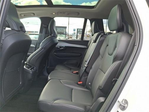 2025 Volvo XC90 B5 Core