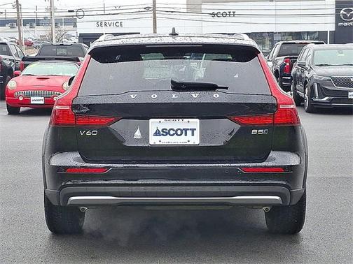 2024 Volvo V60 Cross Country B5 Ultimate