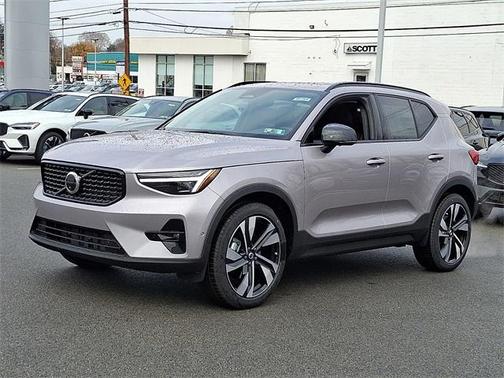 2026 Volvo XC40 B5 Ultra
