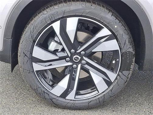 2026 Volvo XC40 B5 Ultra