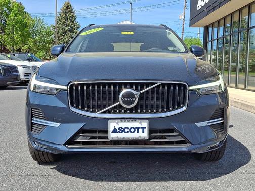 2022 Volvo XC60 B5 AWD Momentum