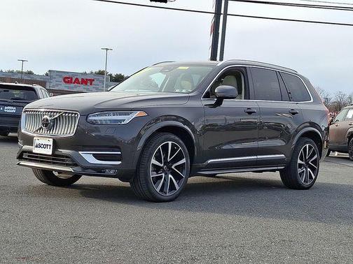 2024 Volvo XC90 B6 Ultimate Bright Theme 7-Seater