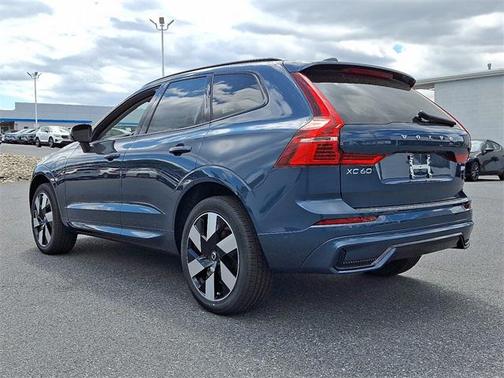 2025 Volvo XC60 Plug-In Hybrid T8 Plus
