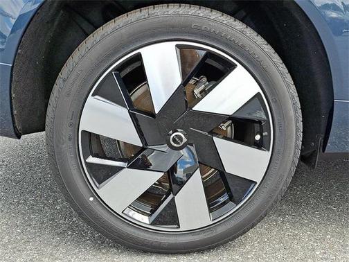 2025 Volvo XC60 Plug-In Hybrid T8 Plus