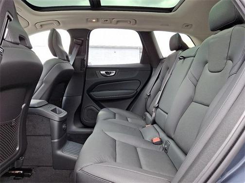 2025 Volvo XC60 Plug-In Hybrid T8 Plus