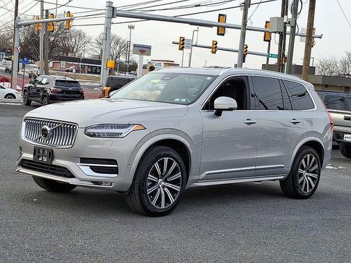 2024 Volvo XC90 B5 Plus Bright Theme