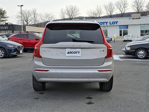2024 Volvo XC90 B5 Plus Bright Theme