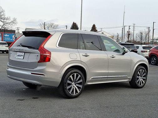 2024 Volvo XC90 B5 Plus Bright Theme