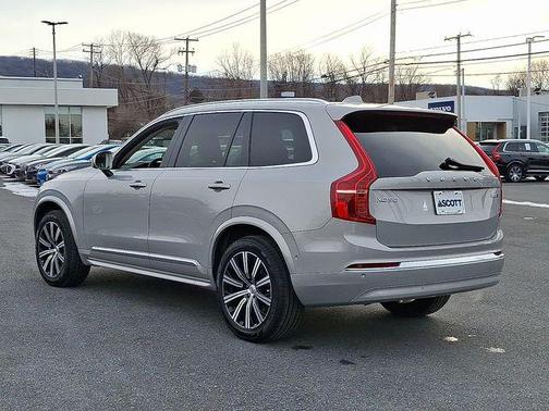 2024 Volvo XC90 B5 Plus Bright Theme