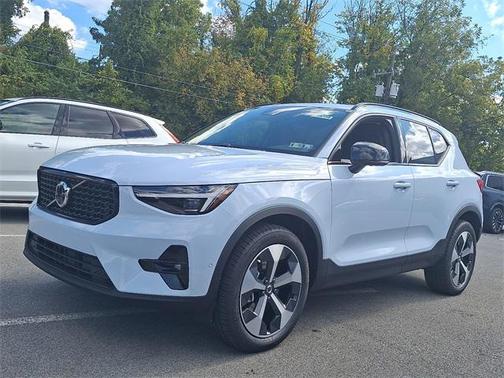 2026 Volvo XC40 B5 Plus