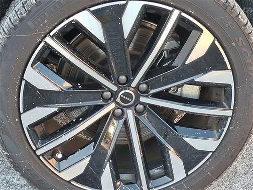 2025 Volvo XC90 Plug-In Hybrid T8 Ultra 6-Seater