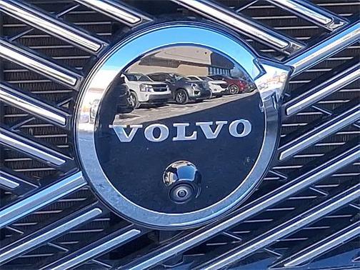 2025 Volvo XC90 Plug-In Hybrid T8 Ultra 6-Seater