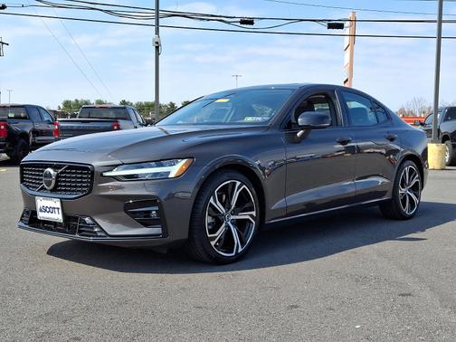 2025 Volvo S60 B5 Core