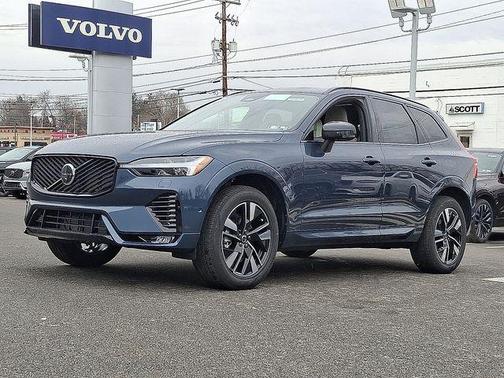 Denim Blue Metallic 2026 Volvo XC60 B5 Plus