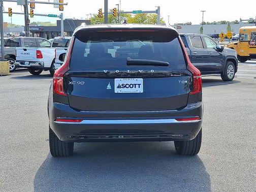 Onyx Black Metallic 2025 Volvo XC90 Plug-In Hybrid T8 Ultra 6-Seater