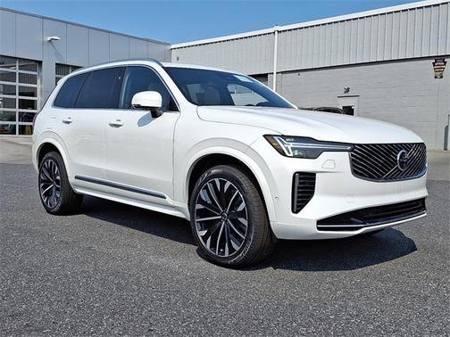 2025 Volvo XC90 B5 Plus 6-Seater