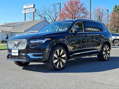 2023 Volvo XC90 Recharge Plug-In Hybrid Plus 6-Seater
