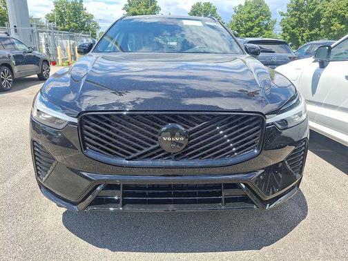 Onyx Black Metallic 2026 Volvo XC60 B5 Ultra Black Edition