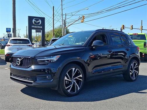 2021 Volvo XC40 T5 R-Design