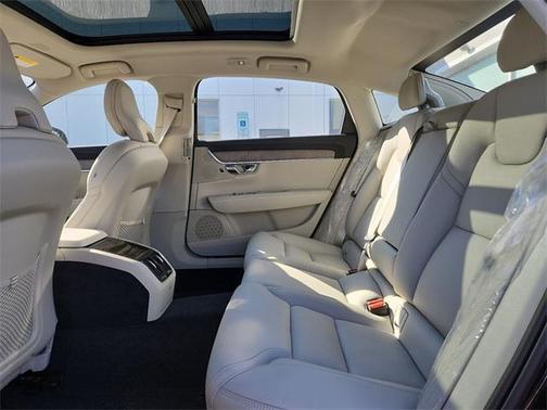 2025 Volvo S90 B6 Ultra