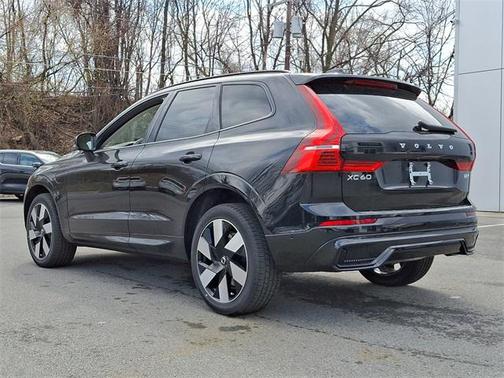 2025 Volvo XC60 Plug-In Hybrid T8 Plus