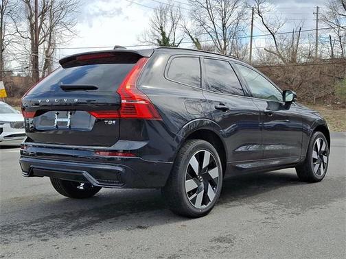 2025 Volvo XC60 Plug-In Hybrid T8 Plus