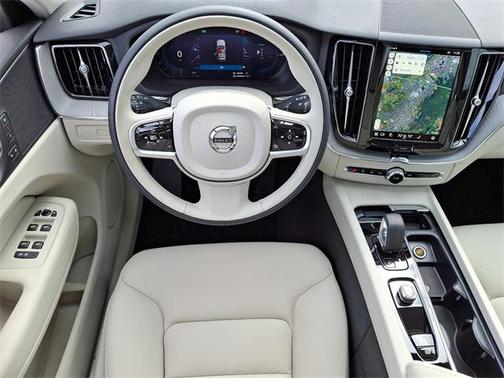 2025 Volvo XC60 Plug-In Hybrid T8 Plus