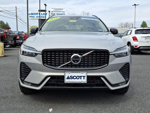 2023 Volvo XC60 B5 AWD Plus Dark