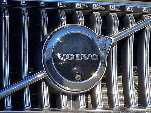 2024 Volvo XC90 B5 Plus Bright Theme