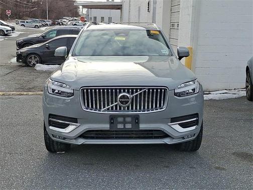 2024 Volvo XC90 B5 Plus Bright Theme