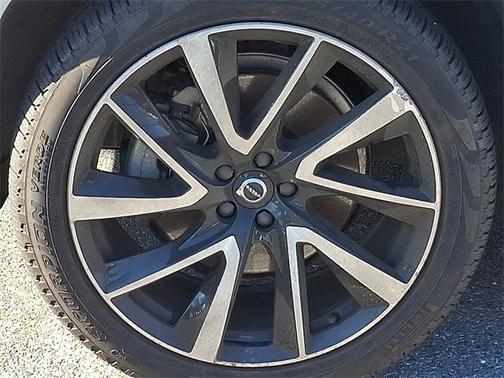 2024 Volvo XC90 B5 Plus Bright Theme