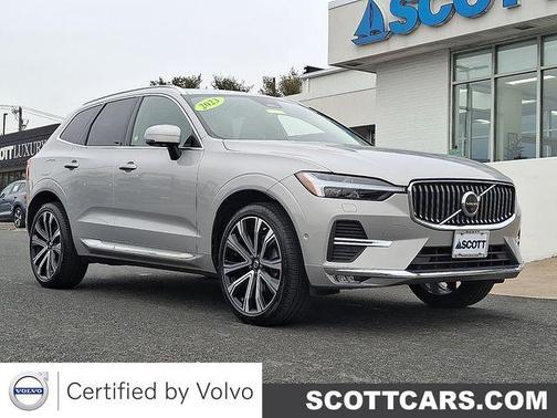 2023 Volvo XC60 B5 Ultimate Bright Theme