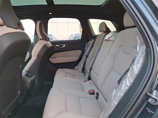 2026 Volvo XC60 B5 Plus