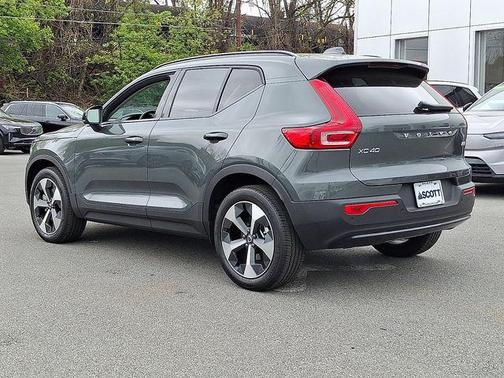 Forest Lake 2026 Volvo XC40 Core, B5 AWD Gas (mild hybrid), Dark