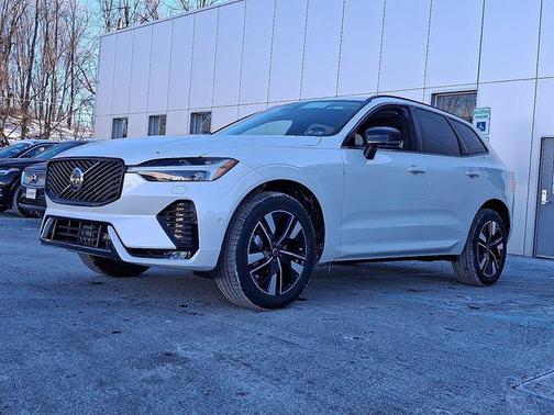 2026 Volvo XC60 B5 Plus