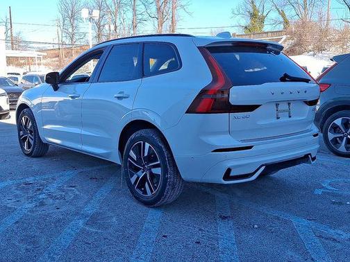 2026 Volvo XC60 B5 Plus