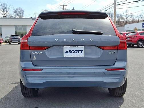 2022 Volvo XC60 B5 Momentum