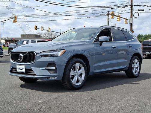 2022 Volvo XC60 B5 AWD Momentum
